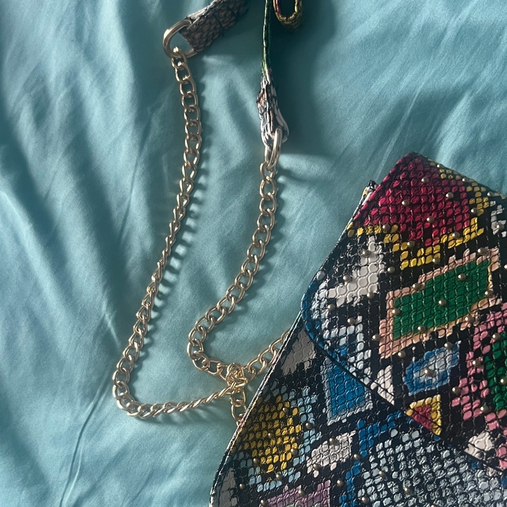 Colorful Patterned Chain Strap Bag - Picture 3 of 4
